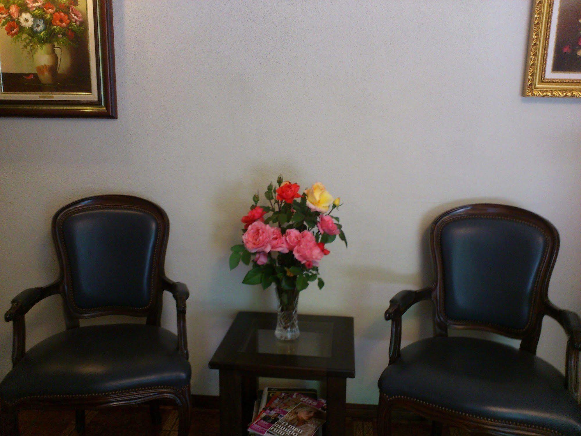 Peninsular Hotel *